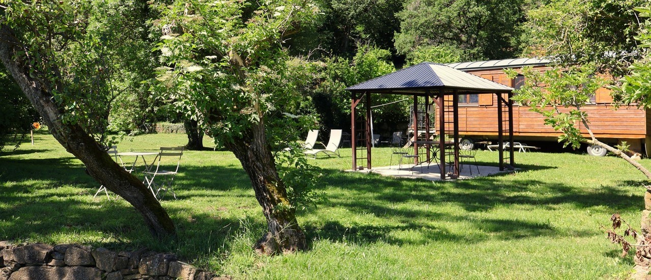 13-roulotte-drome-grand-jardin.jpg