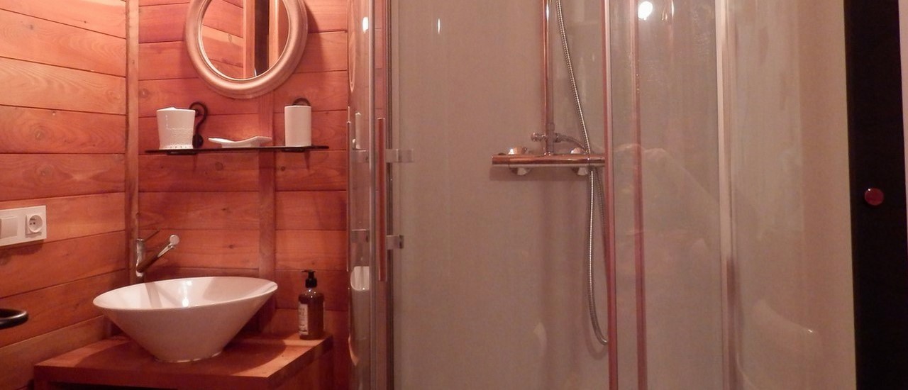 8-roulotte-salledebain-drome.jpg