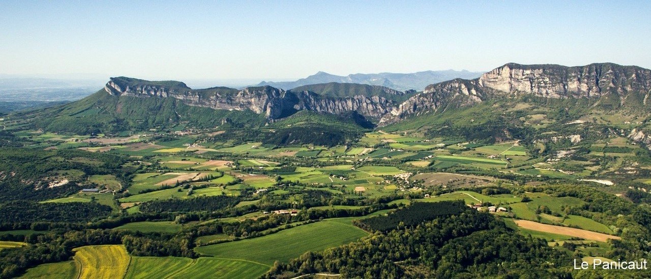 massif-de-la-foret-de-saou-et-son-village.jpg