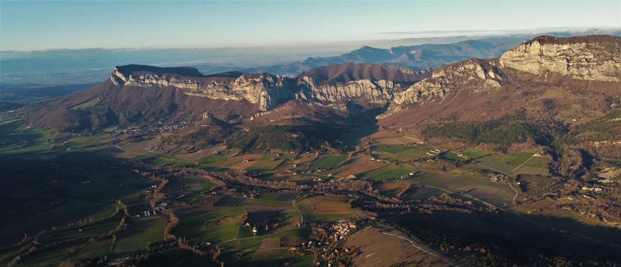 synclinal-perche-de-la-foreet-de-saou.jpg